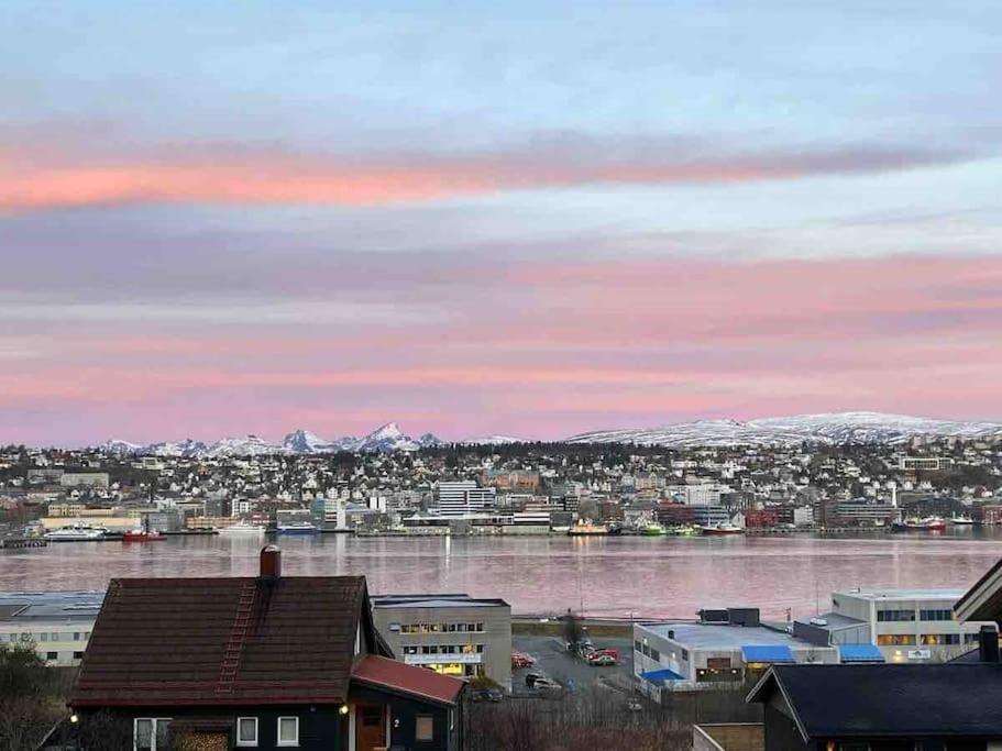 Apartamento Cosy Flat Near Cable Car And The Arctic Cathedral Tromsø Exterior foto